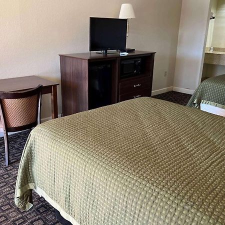 Days Inn & Suites By Wyndham Brewton Dış mekan fotoğraf