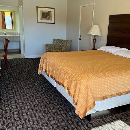 Days Inn & Suites By Wyndham Brewton Dış mekan fotoğraf