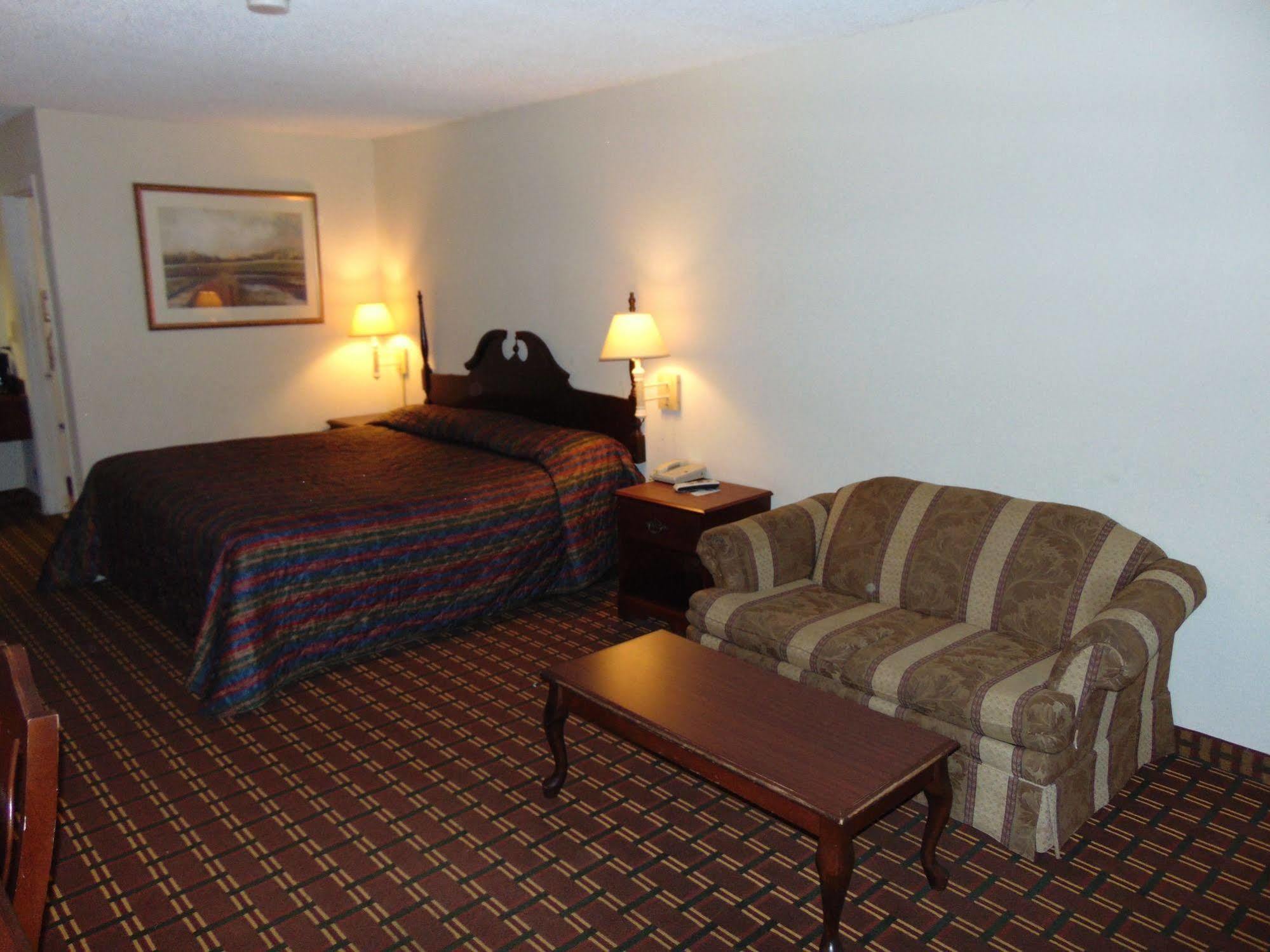 Days Inn & Suites By Wyndham Brewton Dış mekan fotoğraf