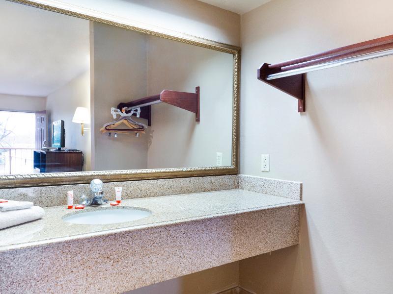Days Inn & Suites By Wyndham Brewton Dış mekan fotoğraf